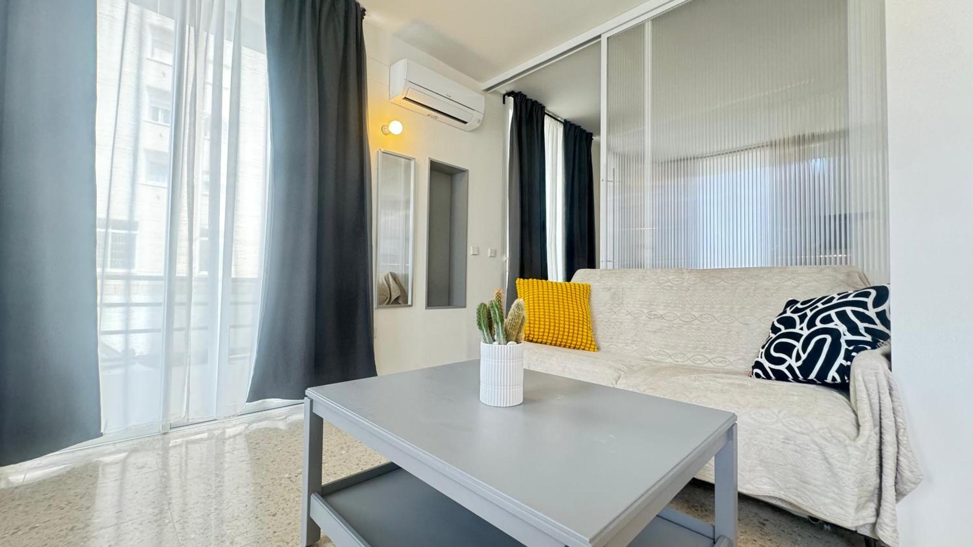 Estudio Con Piscina Аликанте Екстериор снимка