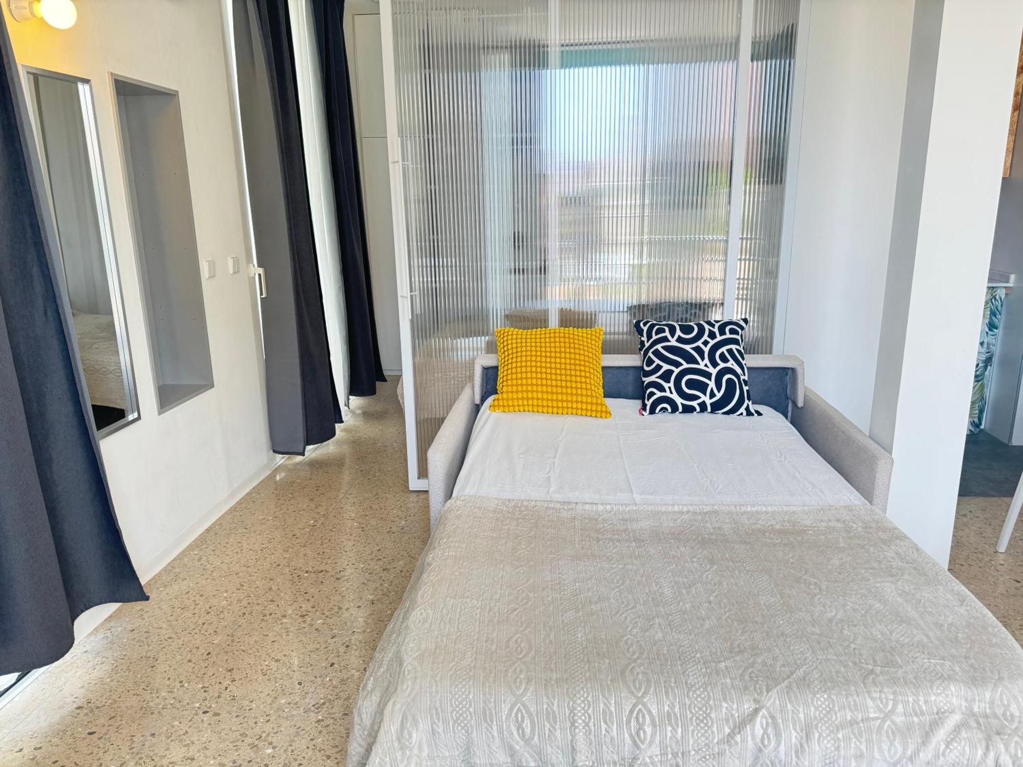 Estudio Con Piscina Аликанте Екстериор снимка