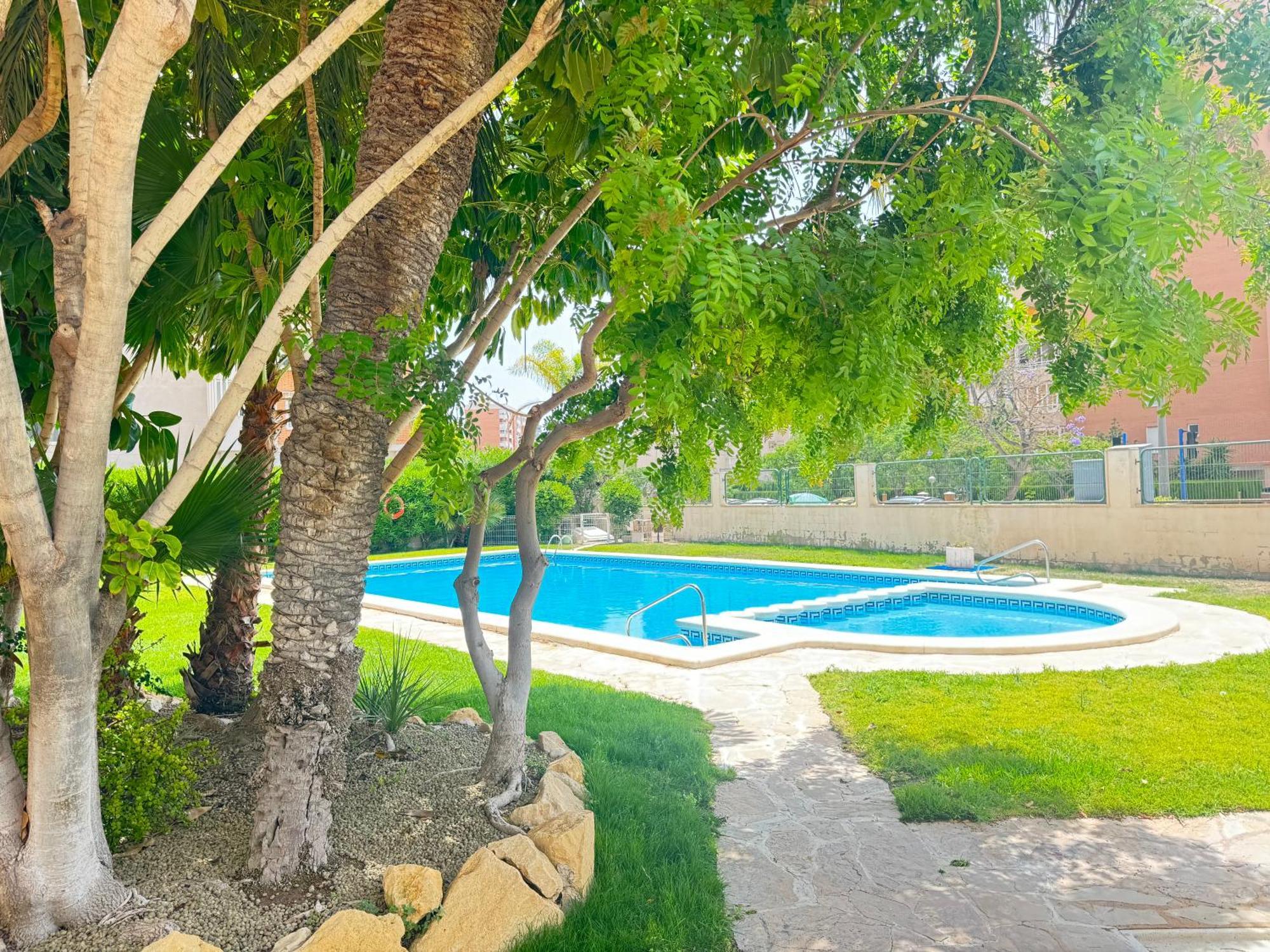 Estudio Con Piscina Аликанте Екстериор снимка